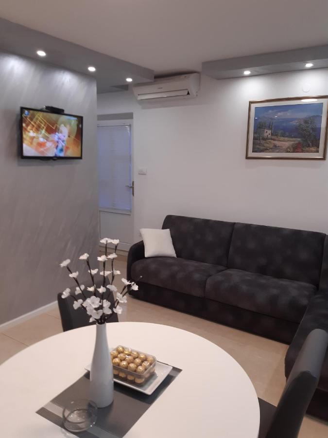 Apartment Vesna ポダツァ エクステリア 写真